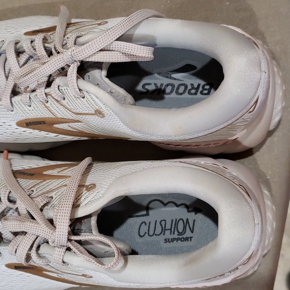 Brooks Adrenaline GTS 19 Grey Copper White Shoe Women's Size 8.5B - Picture 7 of 8